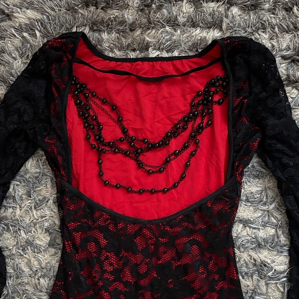 Elegant Black and Red Open-Back Long-Sleeve Lace Mini Dress, Size S/M - Picture 4 of 6